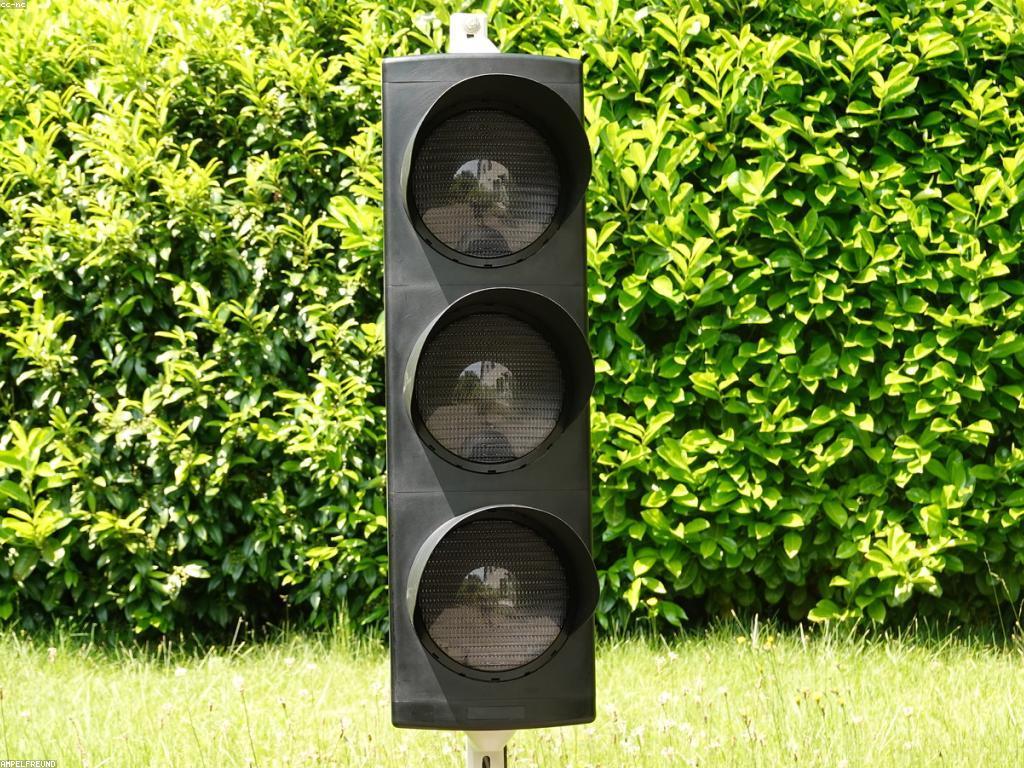 ការពិចារណា និងសុវត្ថិភាពក្នុងបច្ចេកវិទ្យា